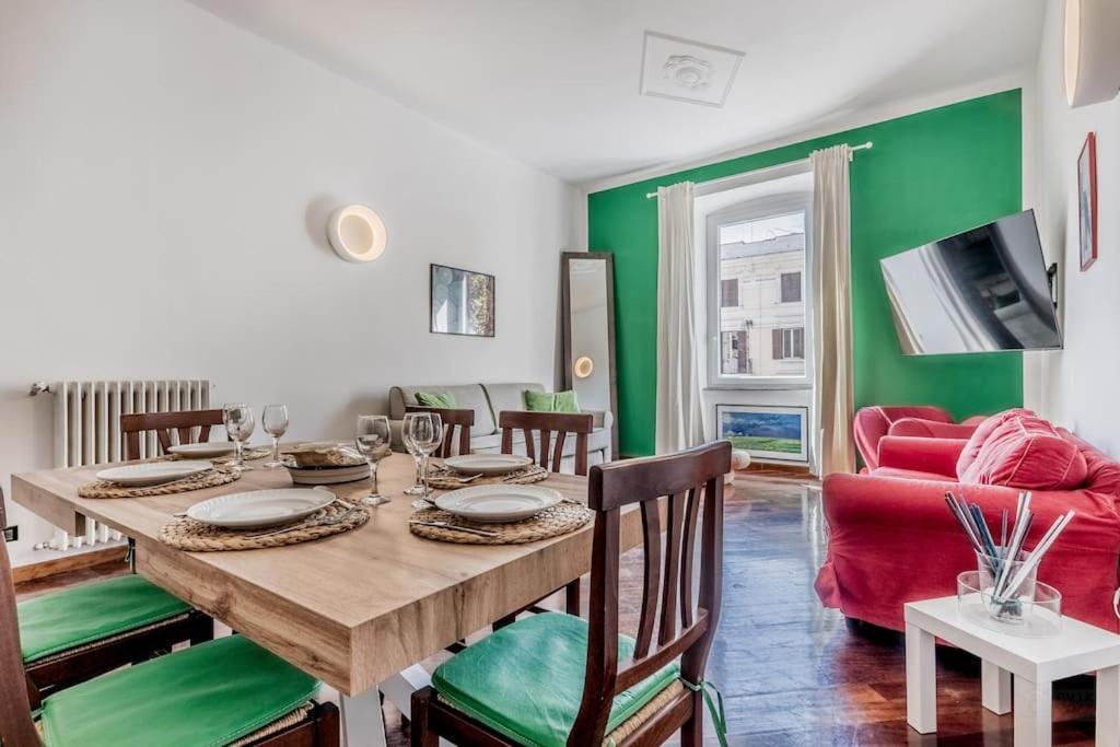 Elegance And Comfort In The Heart Of Romecoppede Appartamento